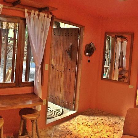 Lonesome George Ecolodge Puerto Ayora  Rum bild